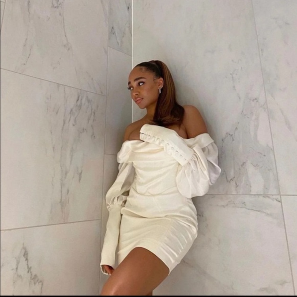 House of CB white Santana satin mini dress with puff sleeve and ruched detail - Picture 6 of 9